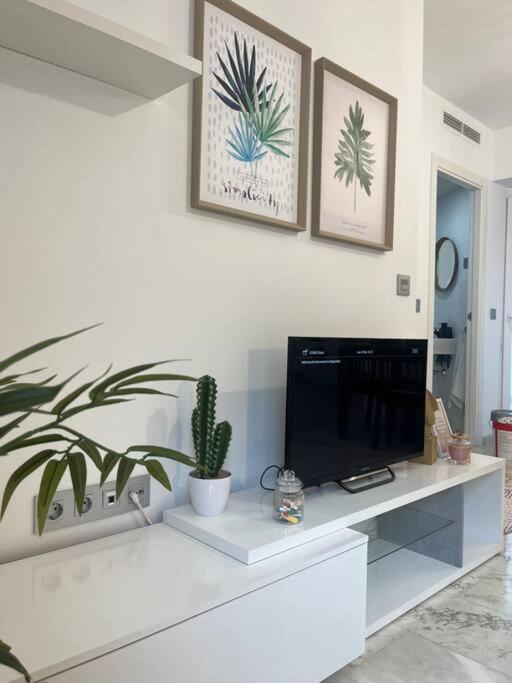 Love Rent4 Malaga Lyli Torremolinos Exterior photo
